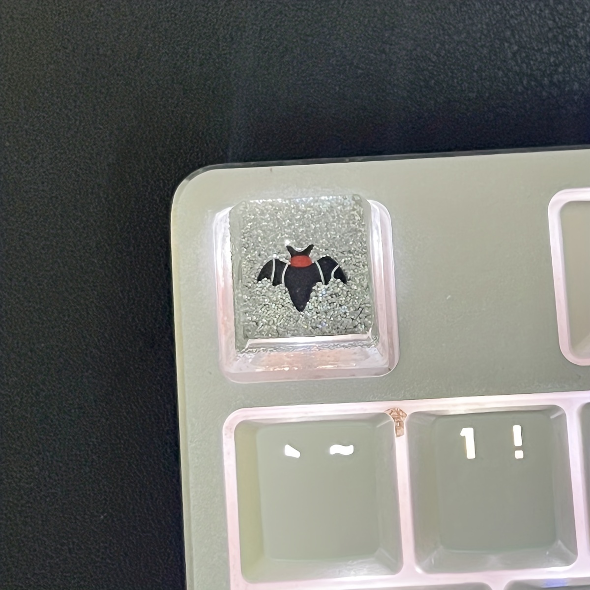 Multi-color Anti-scratch Translucent Abs Resin Ladybug Bat Keycaps Suitable  For Cross Axis Mechanical Keyboard Accessories - Temu Philippines