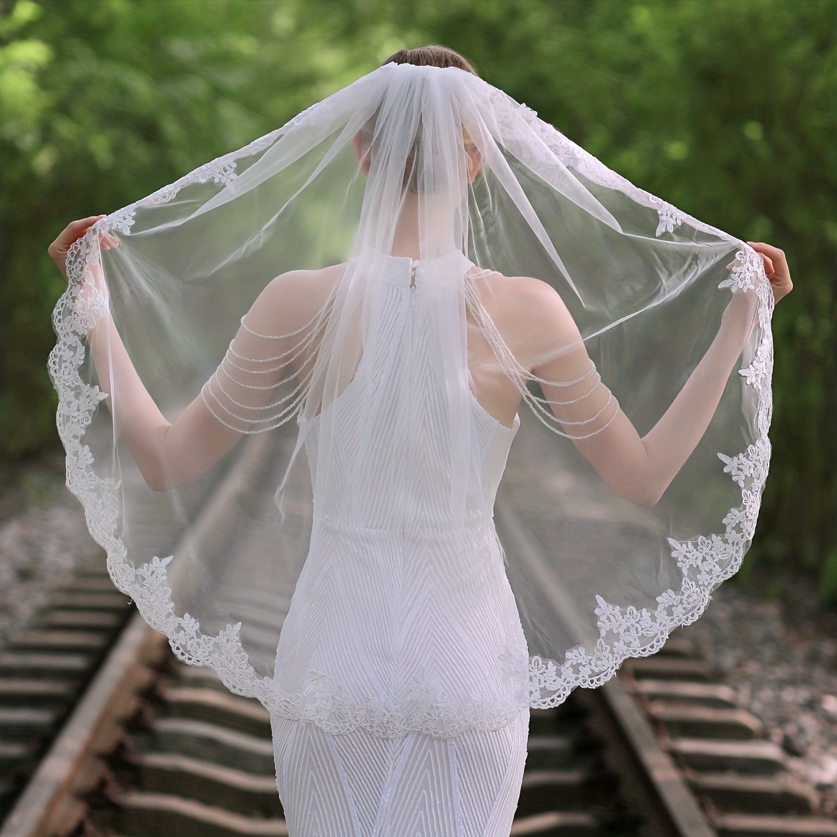 Elegant 2 Layer Cathedral Wedding Veil Bridal Veil with Comb