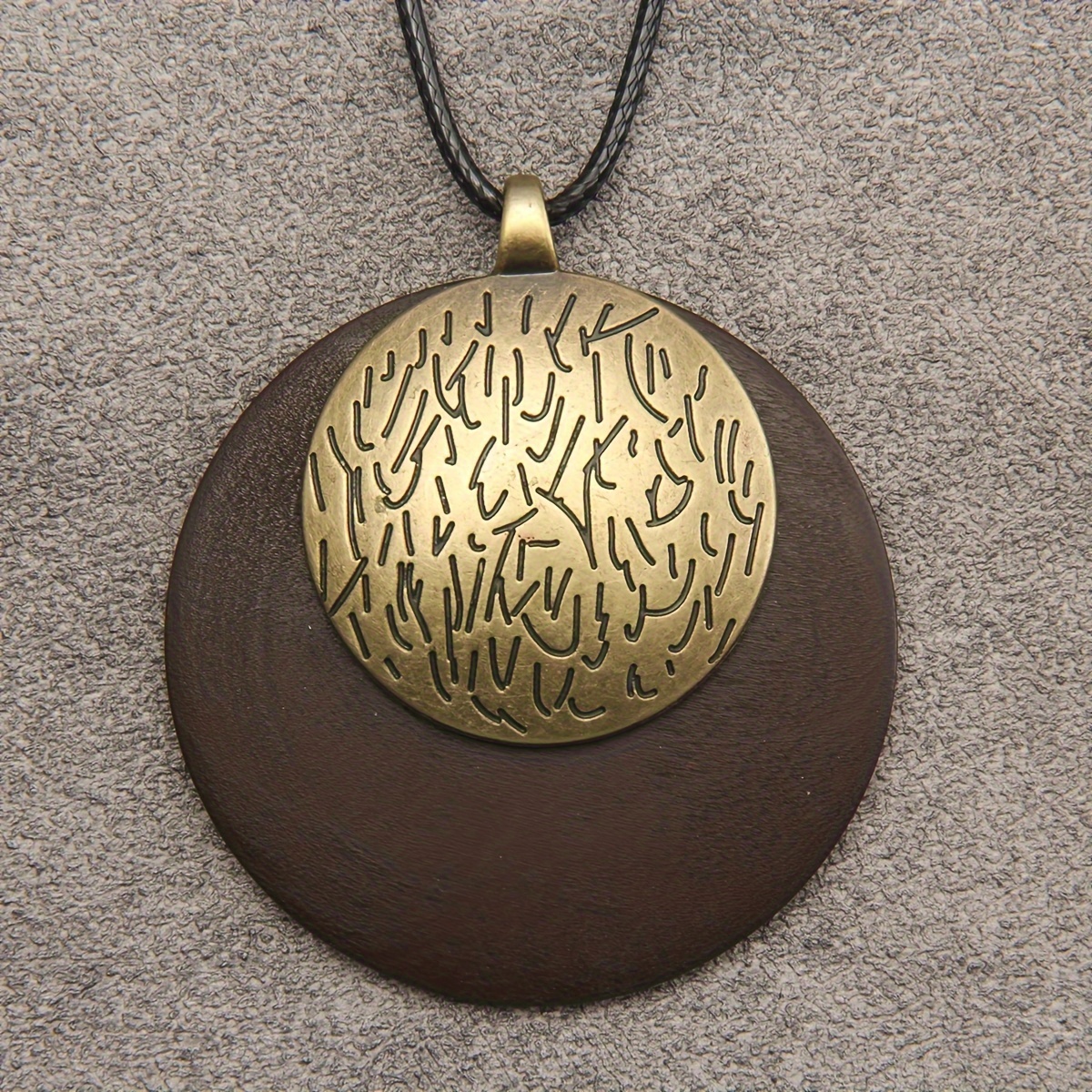 

1pc Retro Alloy Round Tag Totem Necklace, Vintage Pendant Necklace For Men