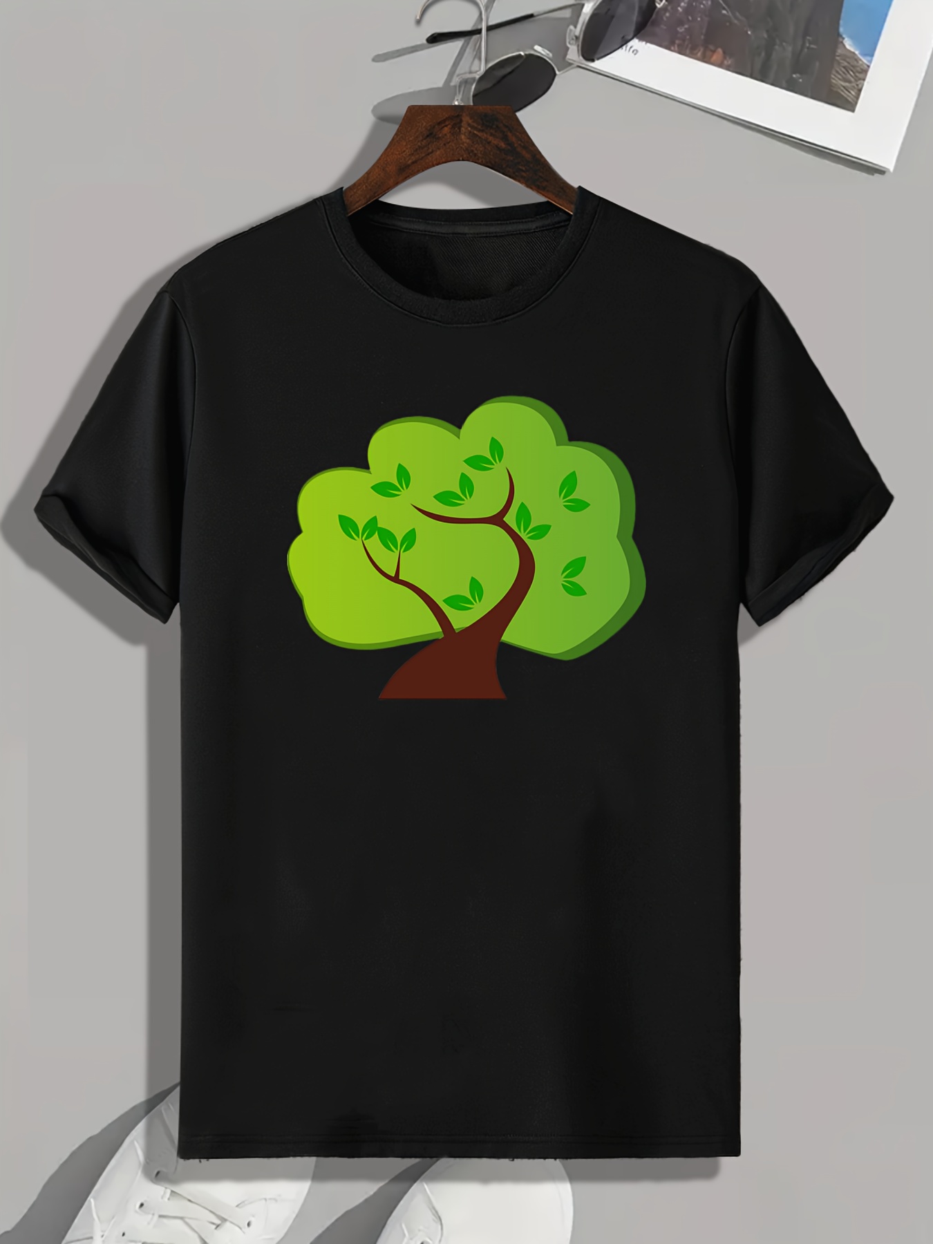 Green Tree Print, Men's Graphic T-shirt, Casual Comfy Tees For