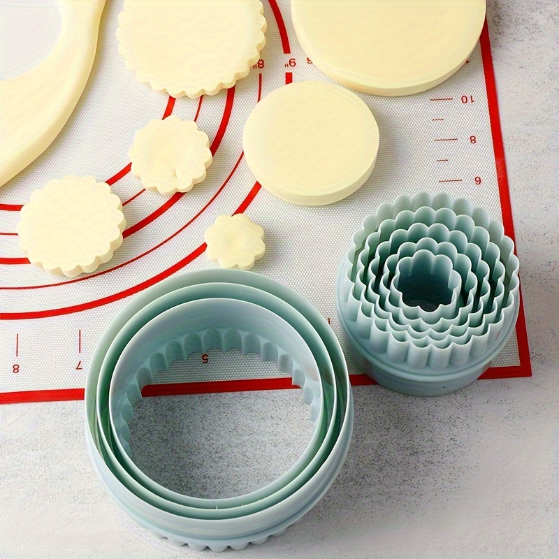 Kitchen Corner - Products - Candy, Cake, Cookie Cutters