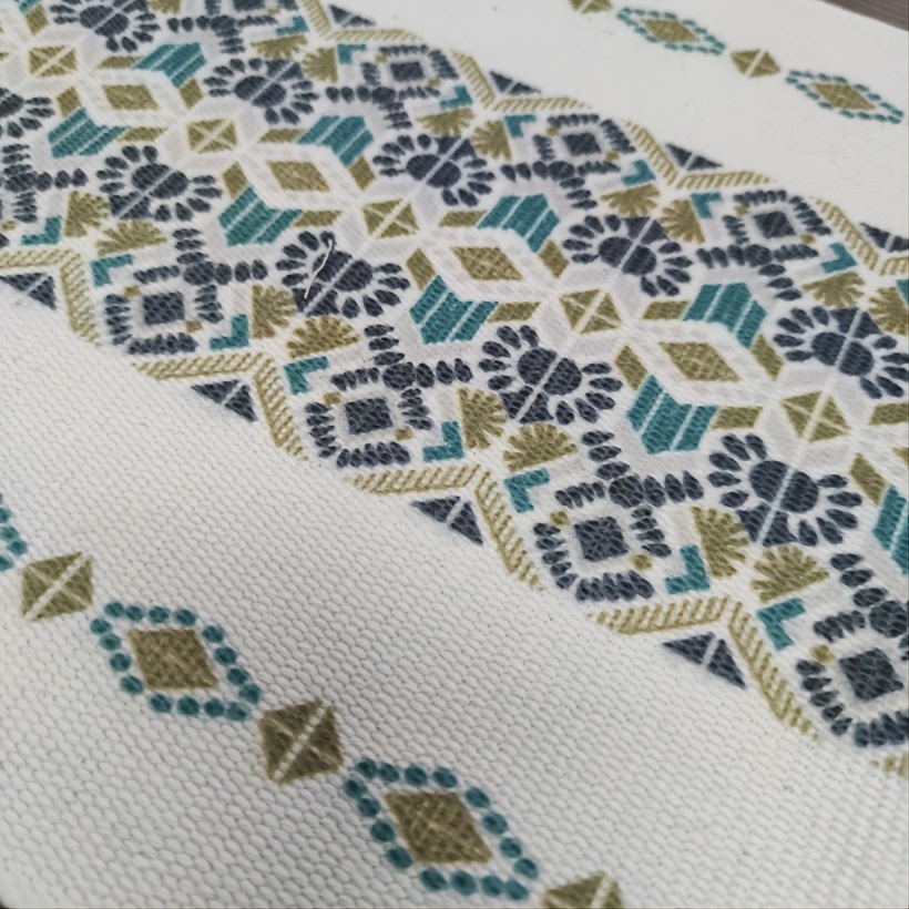 Linen Table Runner for Easy Dining & Entertaining