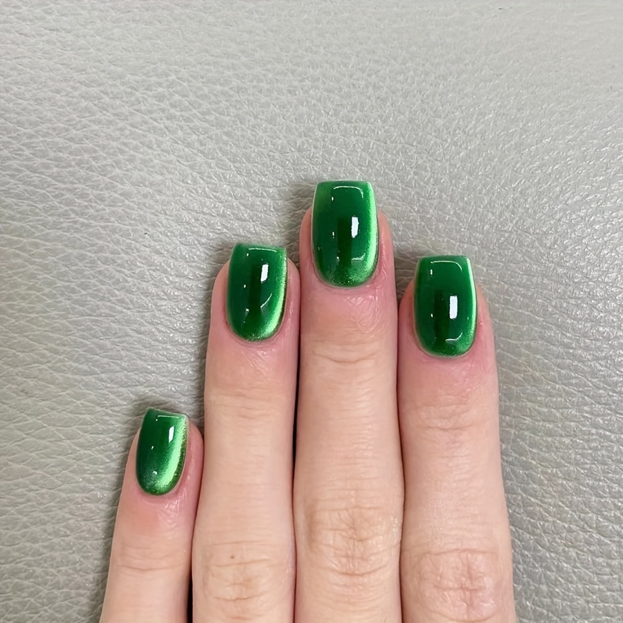 

24pcs Glossy St. Patrick Short Square Fake Nails, Green Reflective Glitter Cat Eye Press On Nails, Sparkling False Nails For Women Girls Party Nail Decor