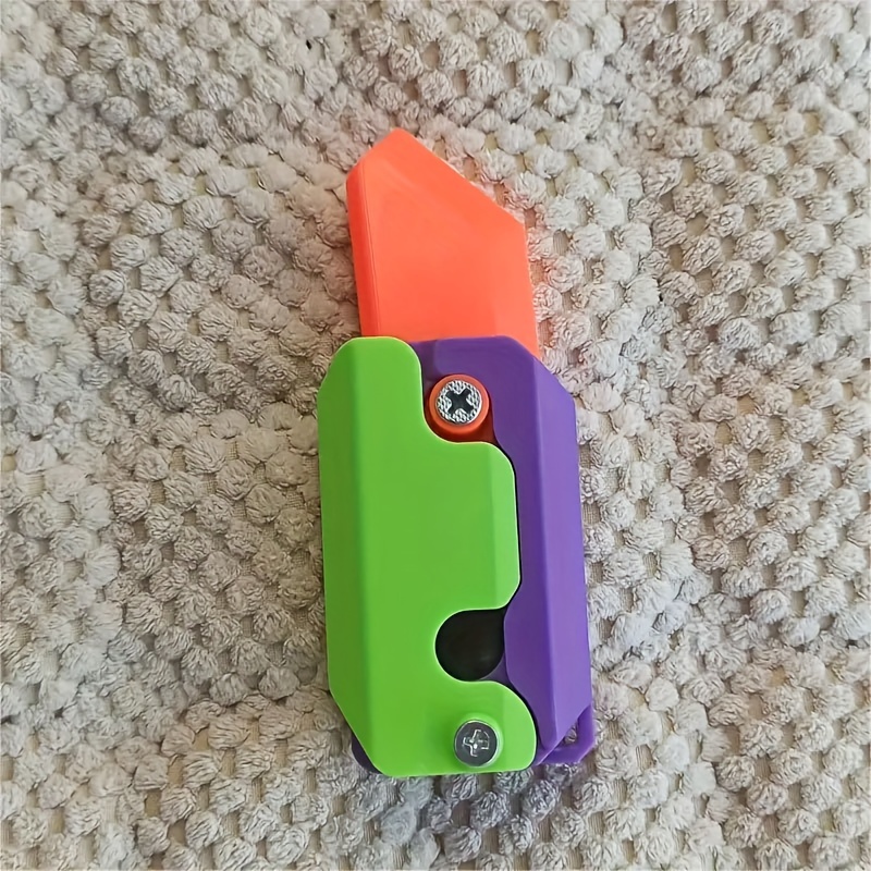 Extendable 3D Printed Gravity Radish Knife Toy With Carrot Design