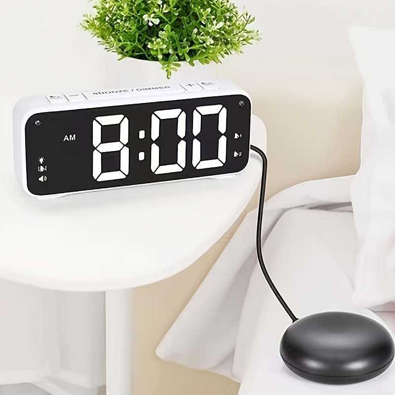 Réveil numérique puissant pour adultes dormeurs lourds avec shaker