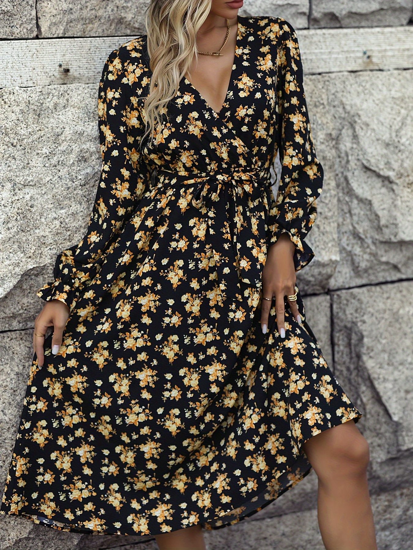 Women's V-Neck Long Sleeve Floral Print Maxi Dress Black Yellow A-Line  Flared Hem with Adjustable Waist Belt, Machine Washable Spring/Fall Casual 
