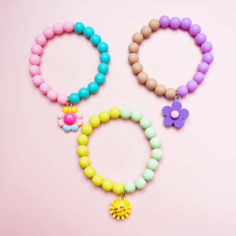 ❤️ x 🕷️  Bead charms diy, Colorful bead bracelets, Girly bracelets