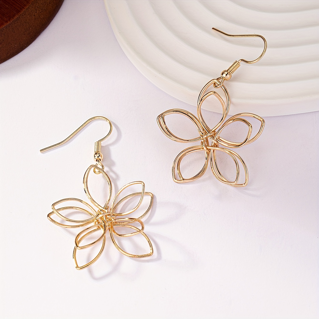 Image of 1 Pair Bohemian Style Handmade Twisted Flower Women's Earrings, Suitable For Vacation Wear