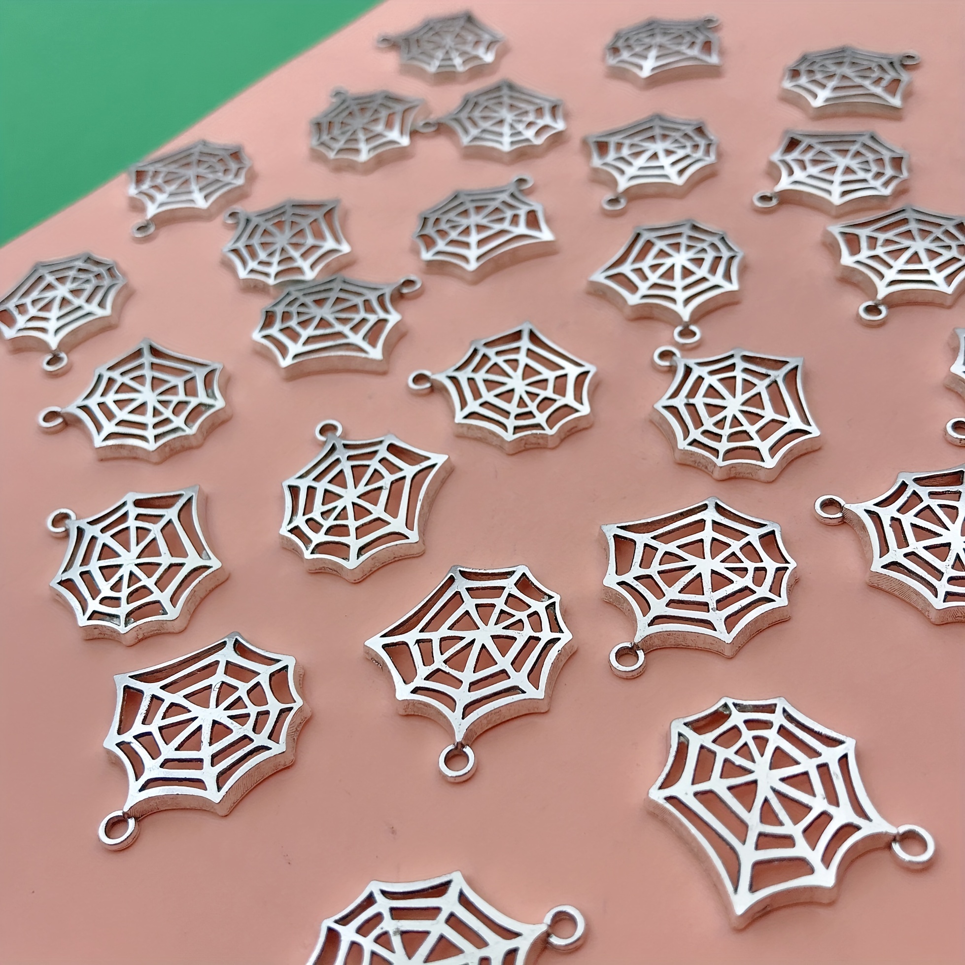 Randomly Mix 50Pcs/Set Zinc Alloy Antique Silver Halloween Series Spider Web Shaped Charms Pendants for DIY Necklace Bracelet Earrings Jewelry