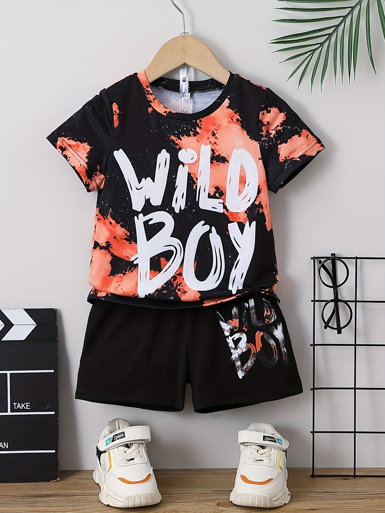 Tied t best sale shirt outfit