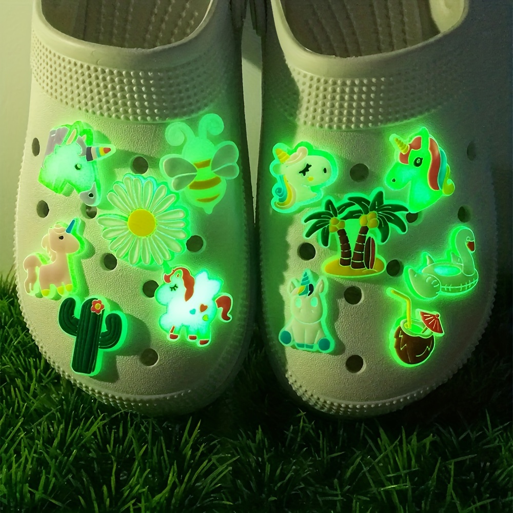 Bad Bunny Heart Shoe Charm (Glow in the dark)