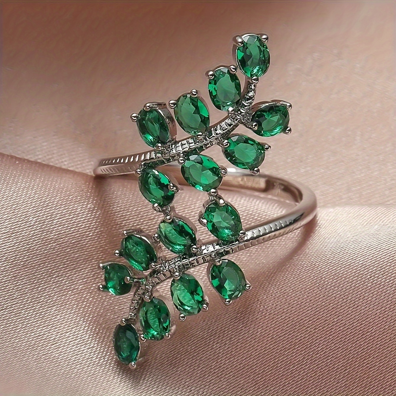 Anillo Dedo Elegante En Cobre Hoja Circonita Verde Brillante