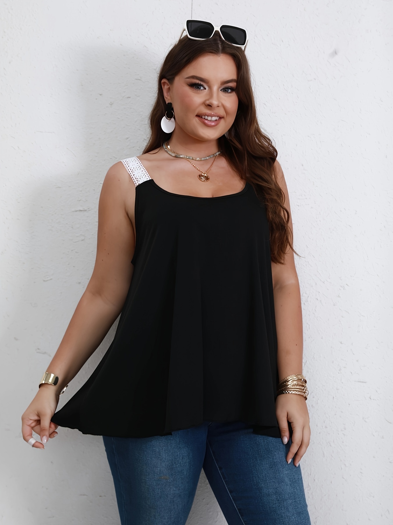 Plus Size Elegant Tank Top, Women's Plus Solid Contrast Lace Trim Scoop  Neck Slight Stretch Tank Top