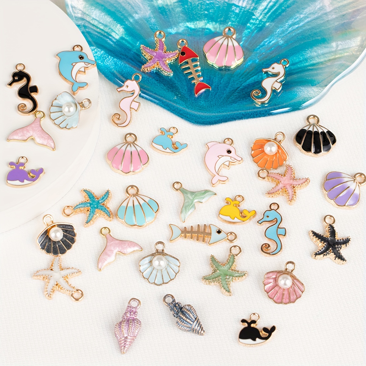 Randomly Mixed 10pcs/pack 3D Resin Cute Charms 9 Colors Solid Color Series Cloud Dolphin Duck Shell Butterfly Fruit Mushroom Pendants for DIY