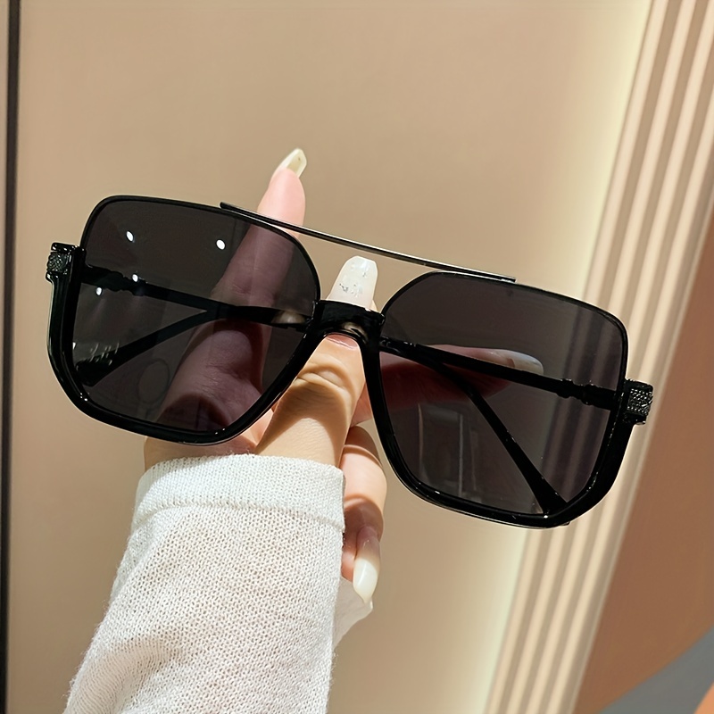 

Double Bridge Fashion Sunglasses For Women Men Vintage Anti Glare Plastic Frame Sun Shades For Driving Beach Party