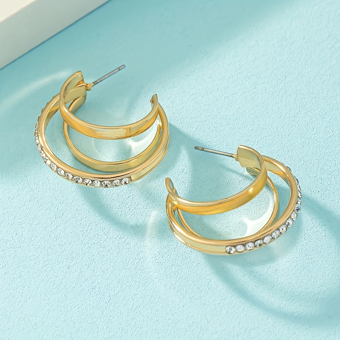 A Pair Of Fashionable And Easy Metal Irregular Women's Hoop Earrings
