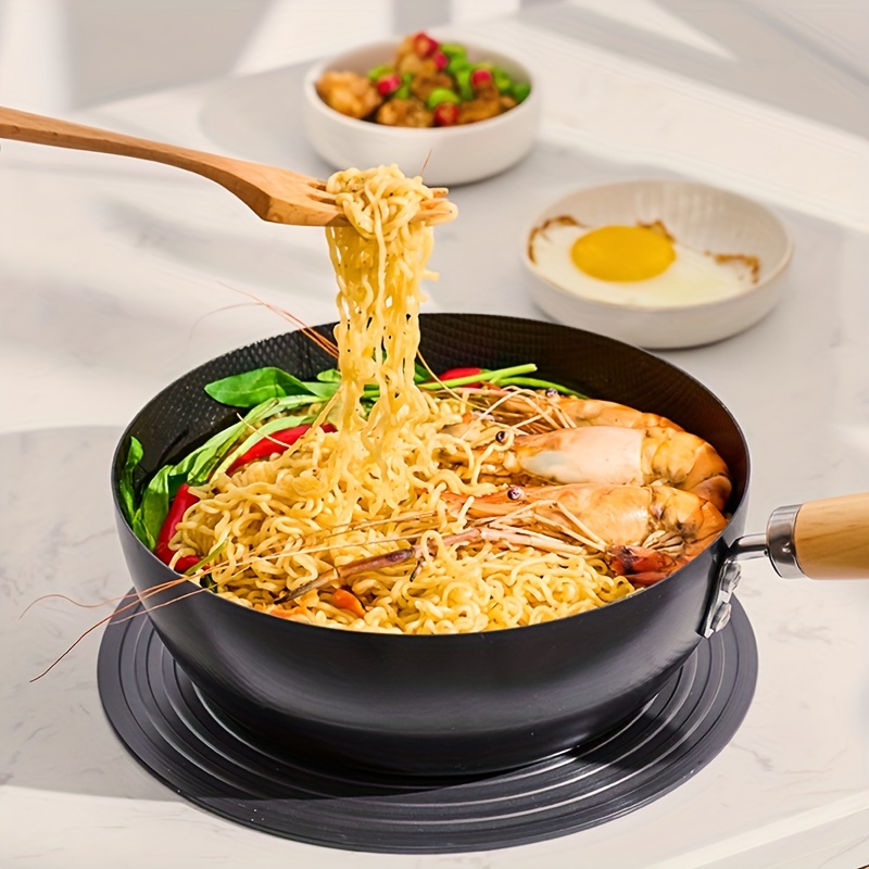 Polar Bear Non-Stick Cast Iron Wok Small Wok Pan with Iron Lid Wooden  Handle Suitable for All Stoves, 9 Mini Wok
