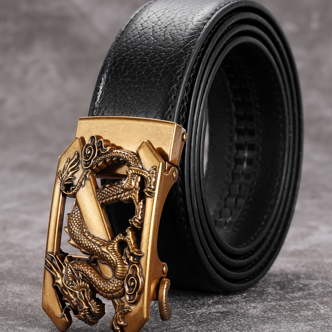 1pc Vintage Fashion Mens Black Belt With Golden Dragon Pattern