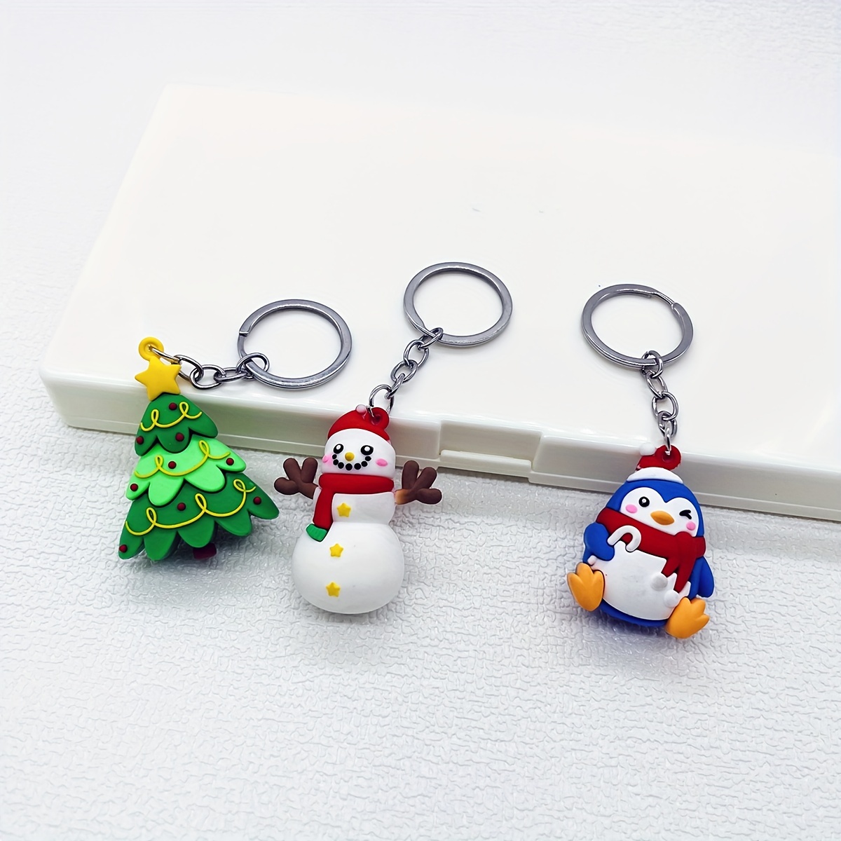 Funny Key Chain Creative Christmas Santa Claus Christmas Key Chains Key Ring  Car Key Accessories Bag Pendant Decoration B 