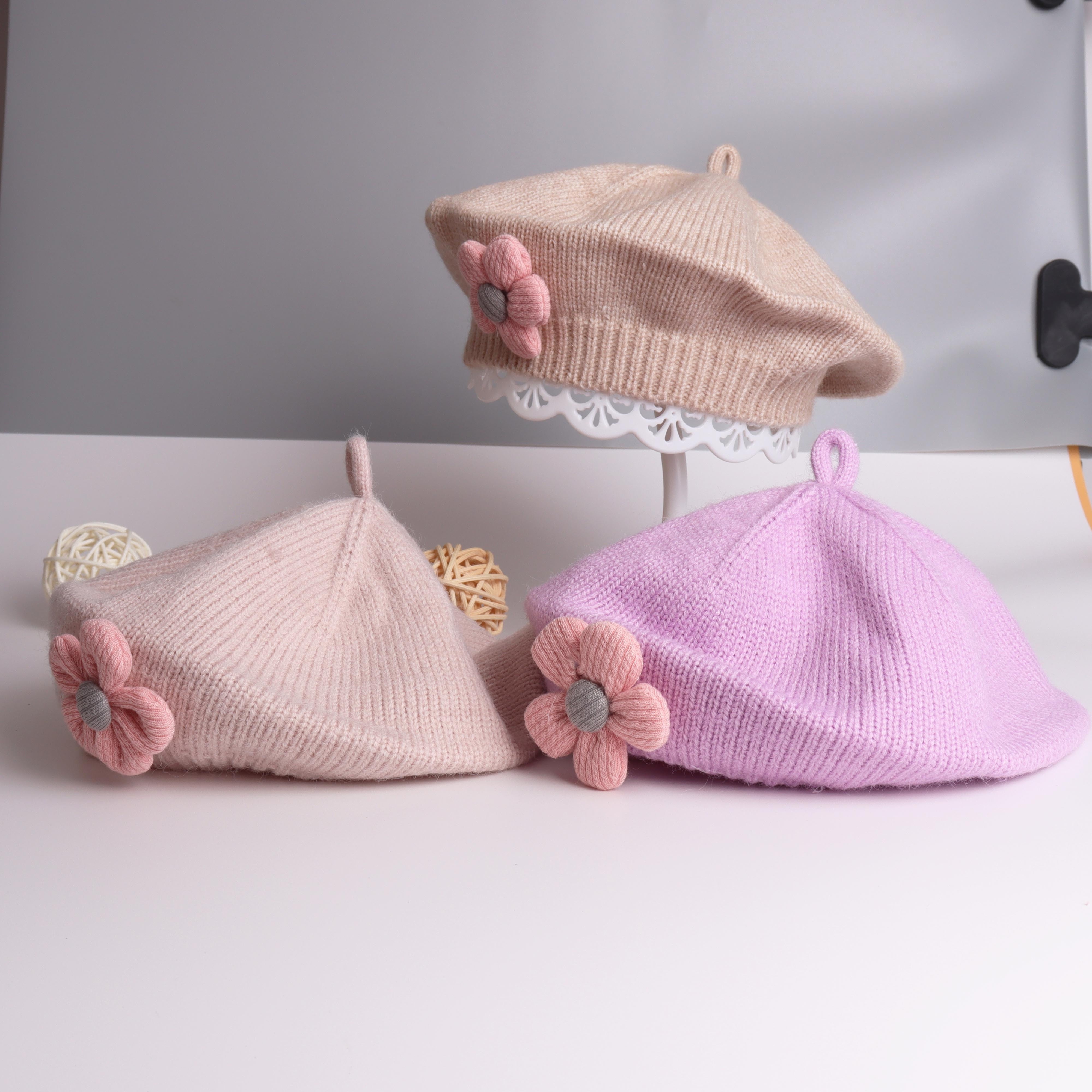 

1pc Cute Flower Knitted Beret Cap, Painter Cap For Autumn And Winter Season, Christmas Thanksgiving Gift