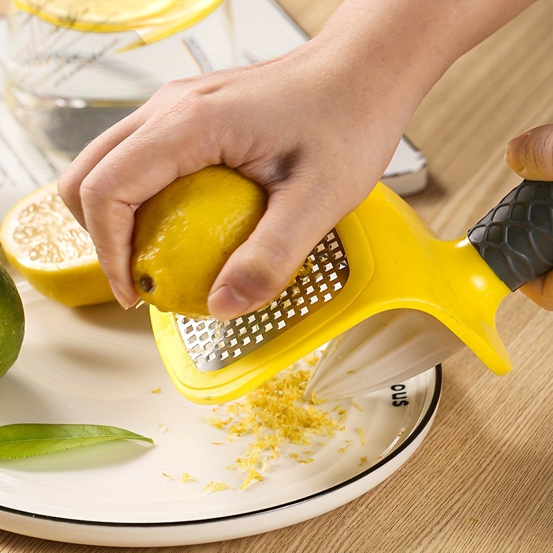 Twin Juicer with Zester for Juicing Citrus Fruits