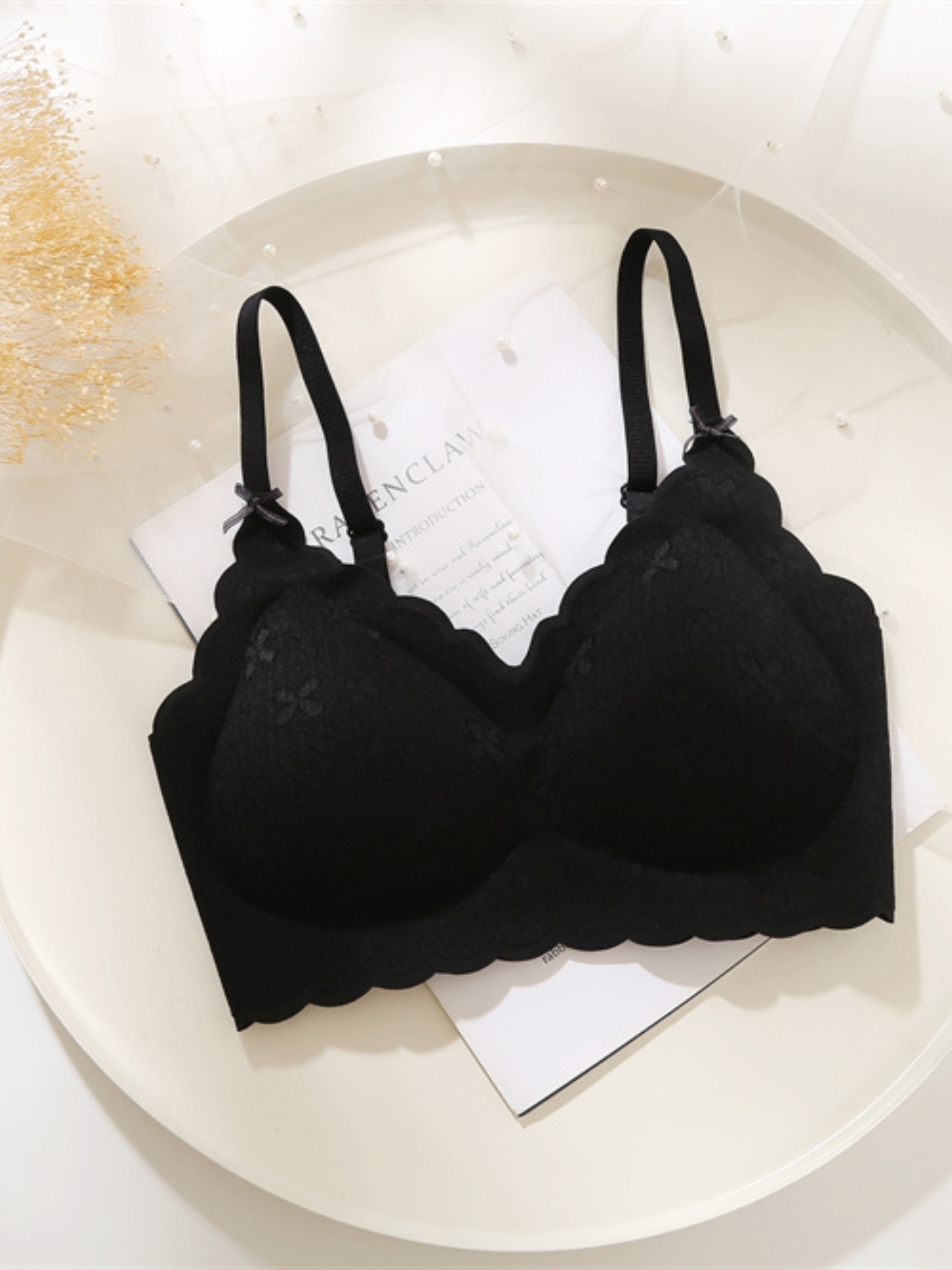 Sweet Curves Scalloped Bra for Women Comfortable Breathable Seamless Bra  Natural Uplift Bra Everyday Bra : : Clothing, Shoes & Accessories