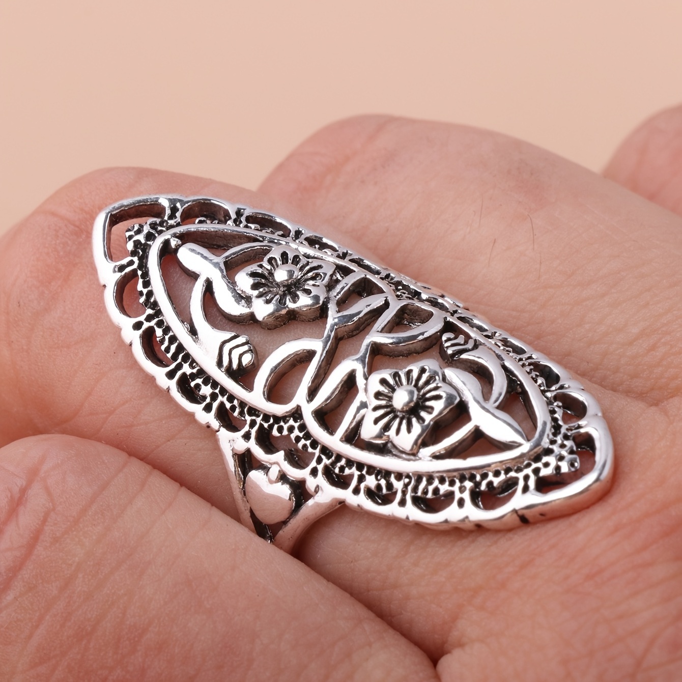 Vintage Flower Pattern Hollow Out Ring