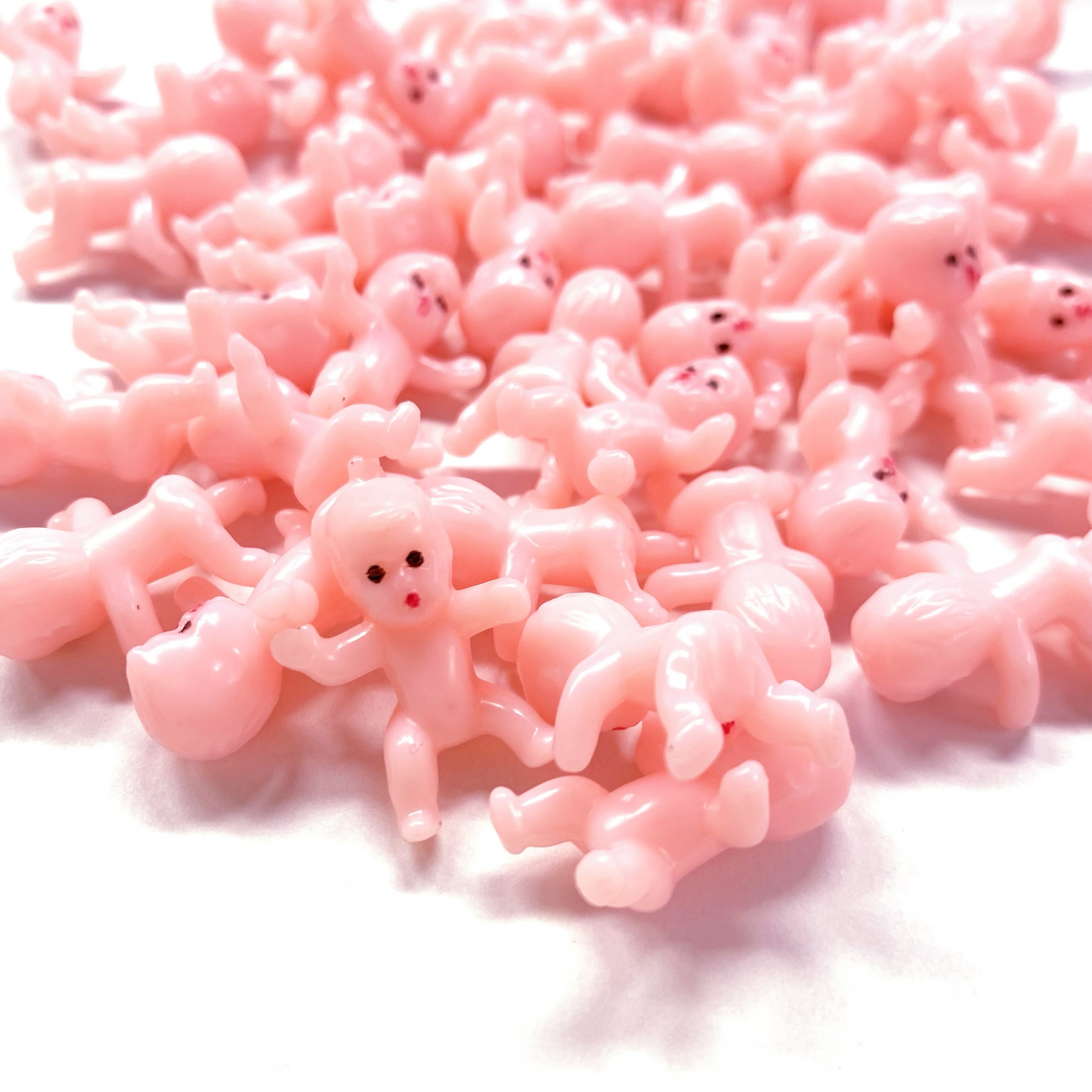 Zalmoxe Mini Plastic Babies 300 Pcs, Tiny Baby Figurines Small King Cake  Babies Bulk for Baby Shower Ice Cube Game Party Favors Decorations Crafting  1