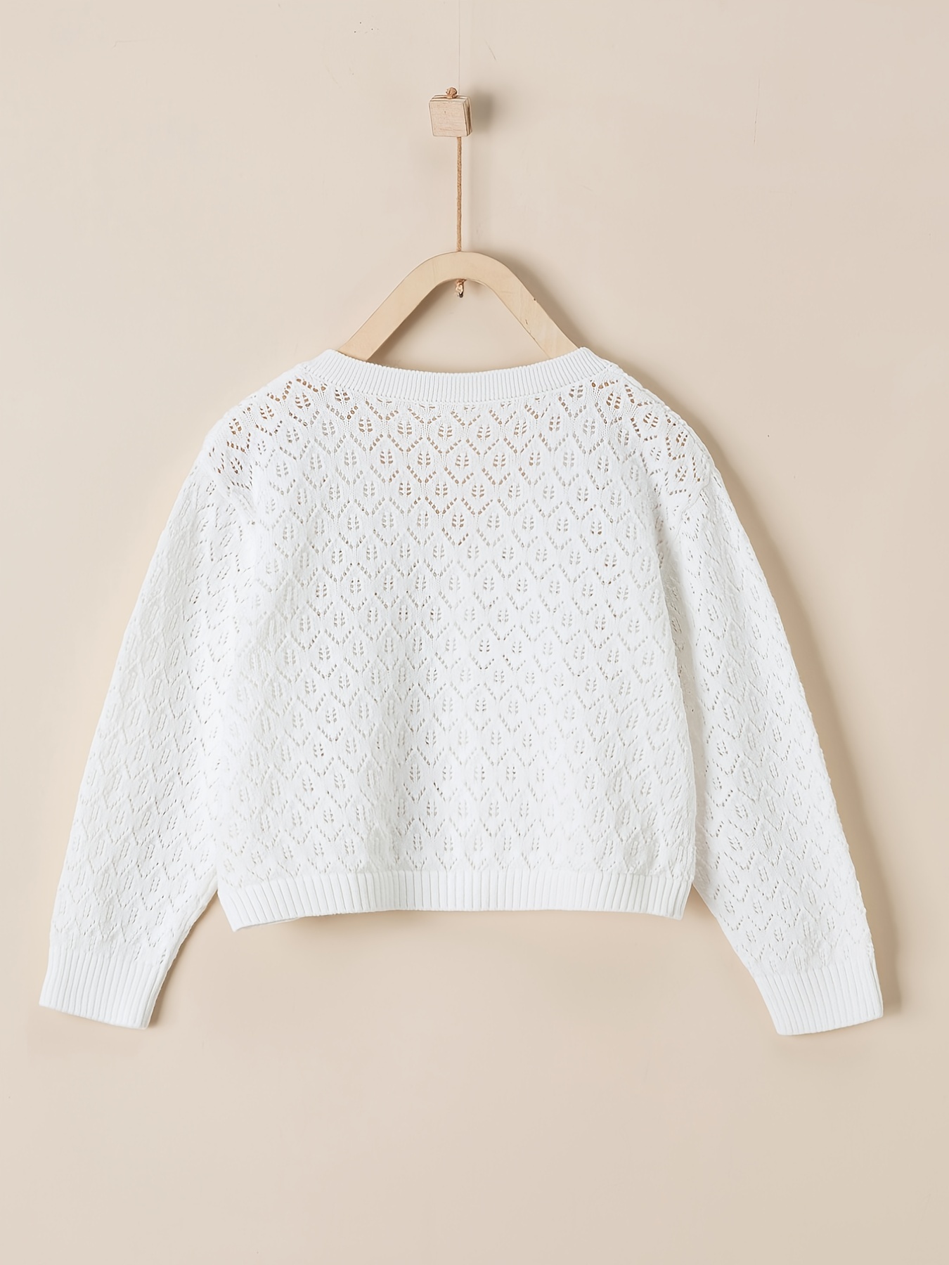 Thin white outlet jumper