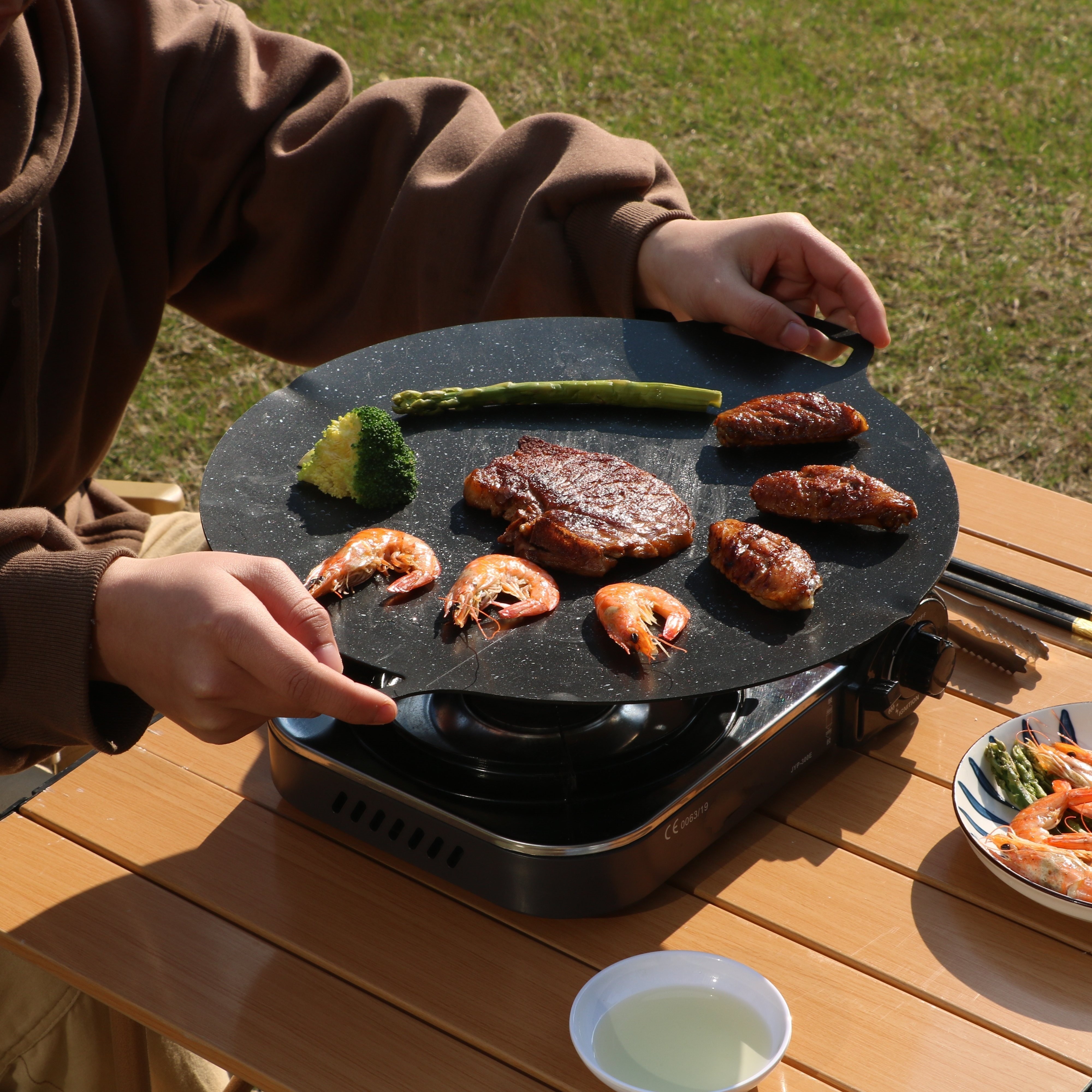 BBQ Grill Pan, Korean BBQ Grill Pan Iron Nonstick Round Grilling Tray BBQ  Cast Iron Grill Pan for Outdoor Pork Belly Pancakes (30CM) (Size : 36CM)