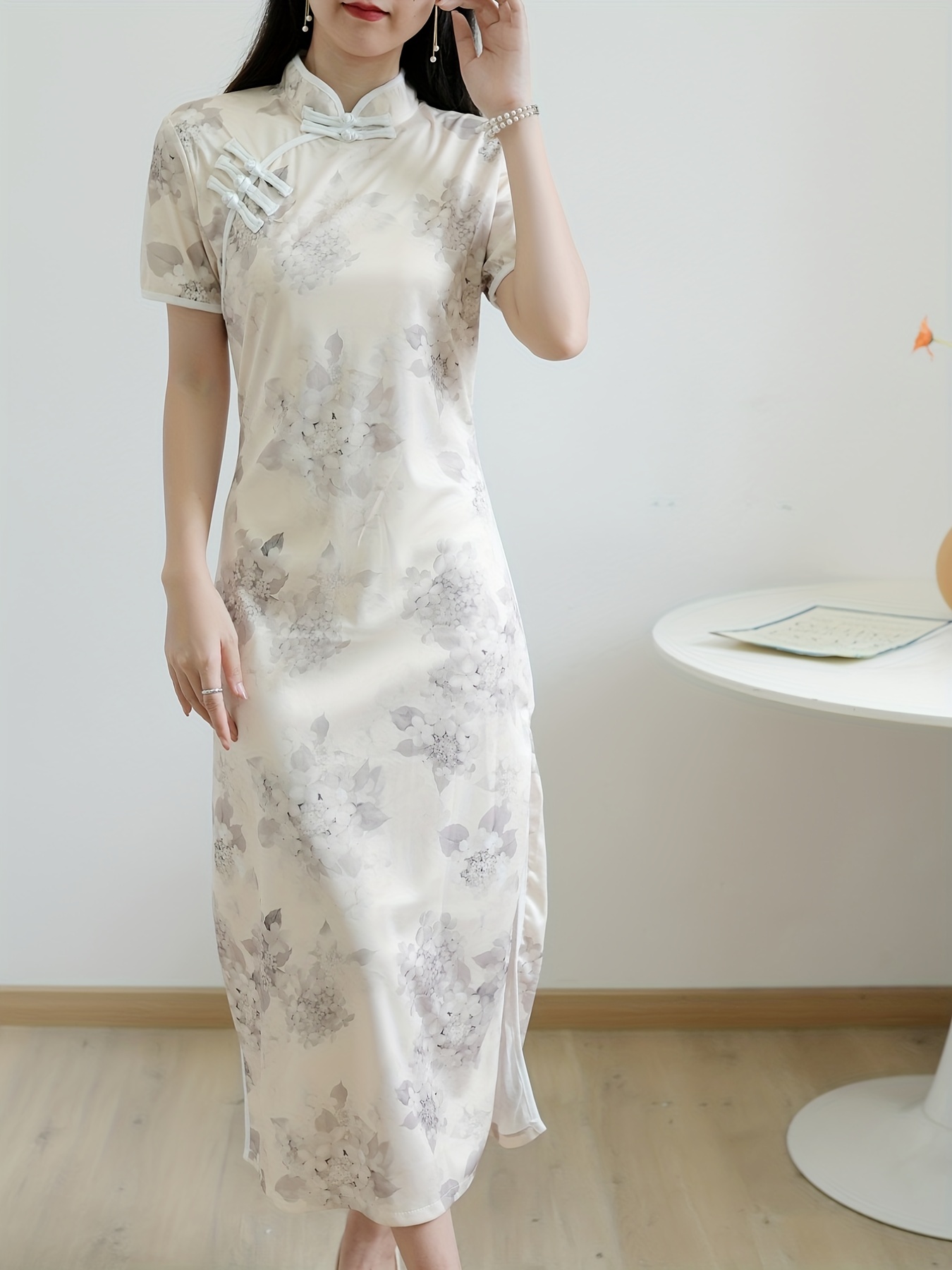 Solid Slim Cheongsam Dress, Elegant Short Sleeve Stand Collar Split Qipao  Dress, Women's Clothing