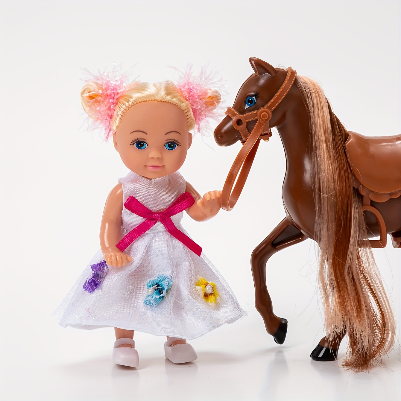 Horse and store doll set