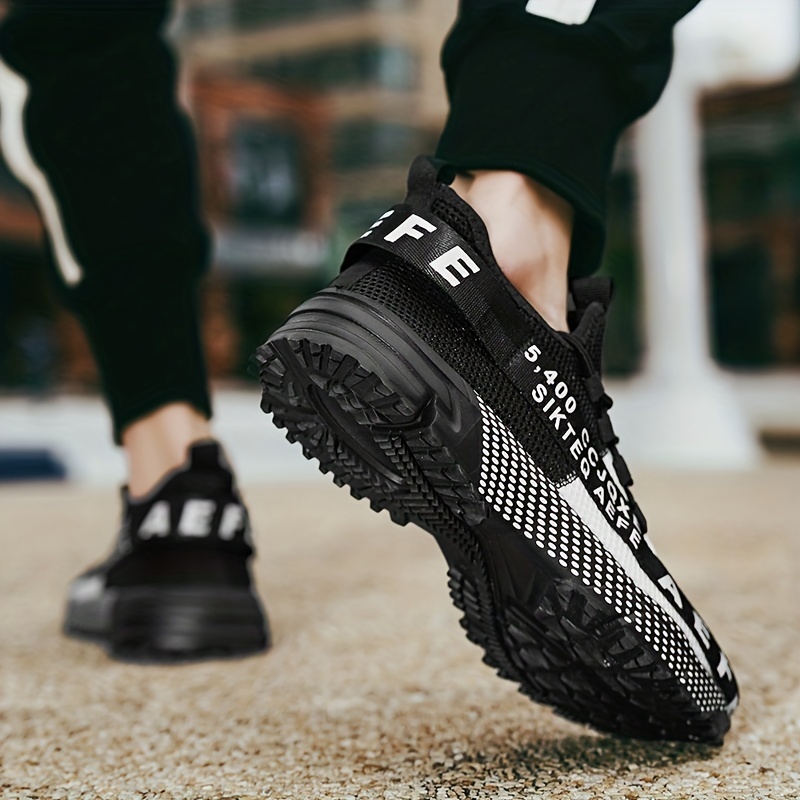 Men's Alphabets Graffiti Running Shoes Lightweight Mesh Sneakers