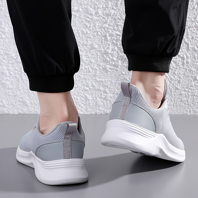 Men's Breathable Running Shoes Lightweight Shock Absorbing