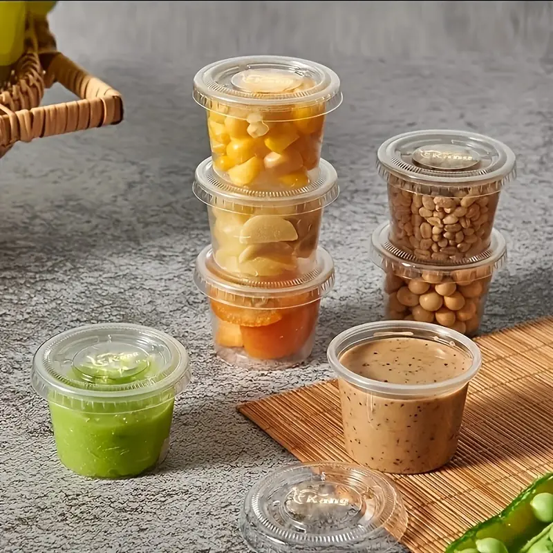  CHICIRIS Recipientes pequeños de plástico con tapas, 4 tamaños,  50 unidades, cajas de plástico transparente para salsa, para comida para  llevar (2 onzas) : Hogar y Cocina