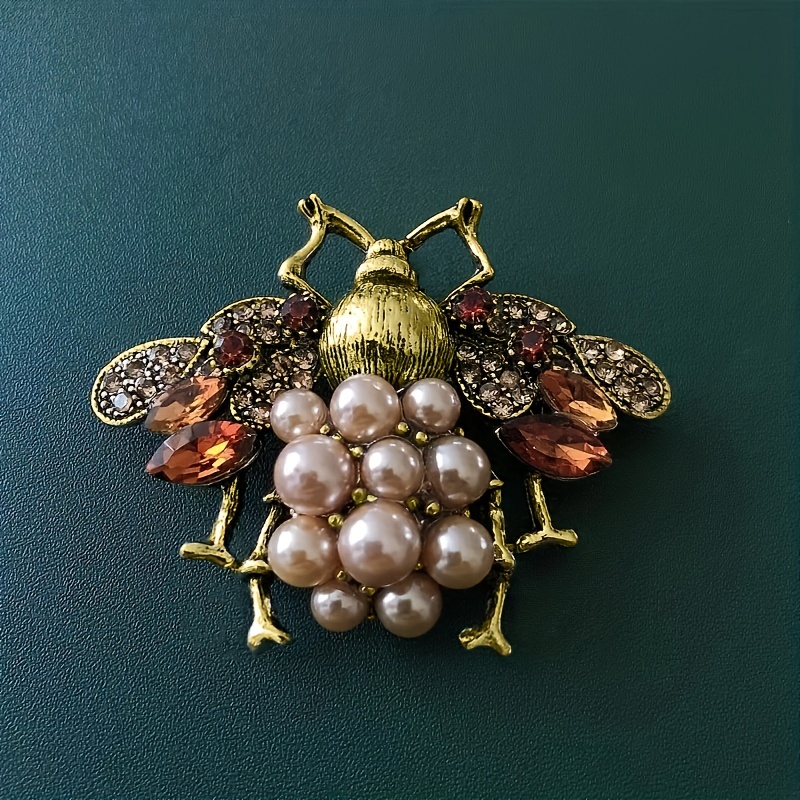 Gucci bee brooch with deals crystals and pearls