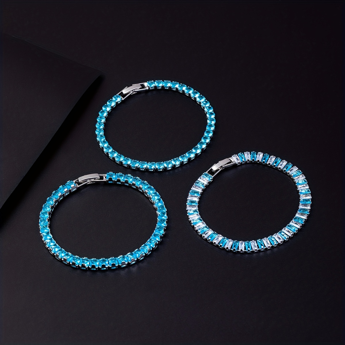 Bracelets élastiques : Accessoires tendance et confortables pour
