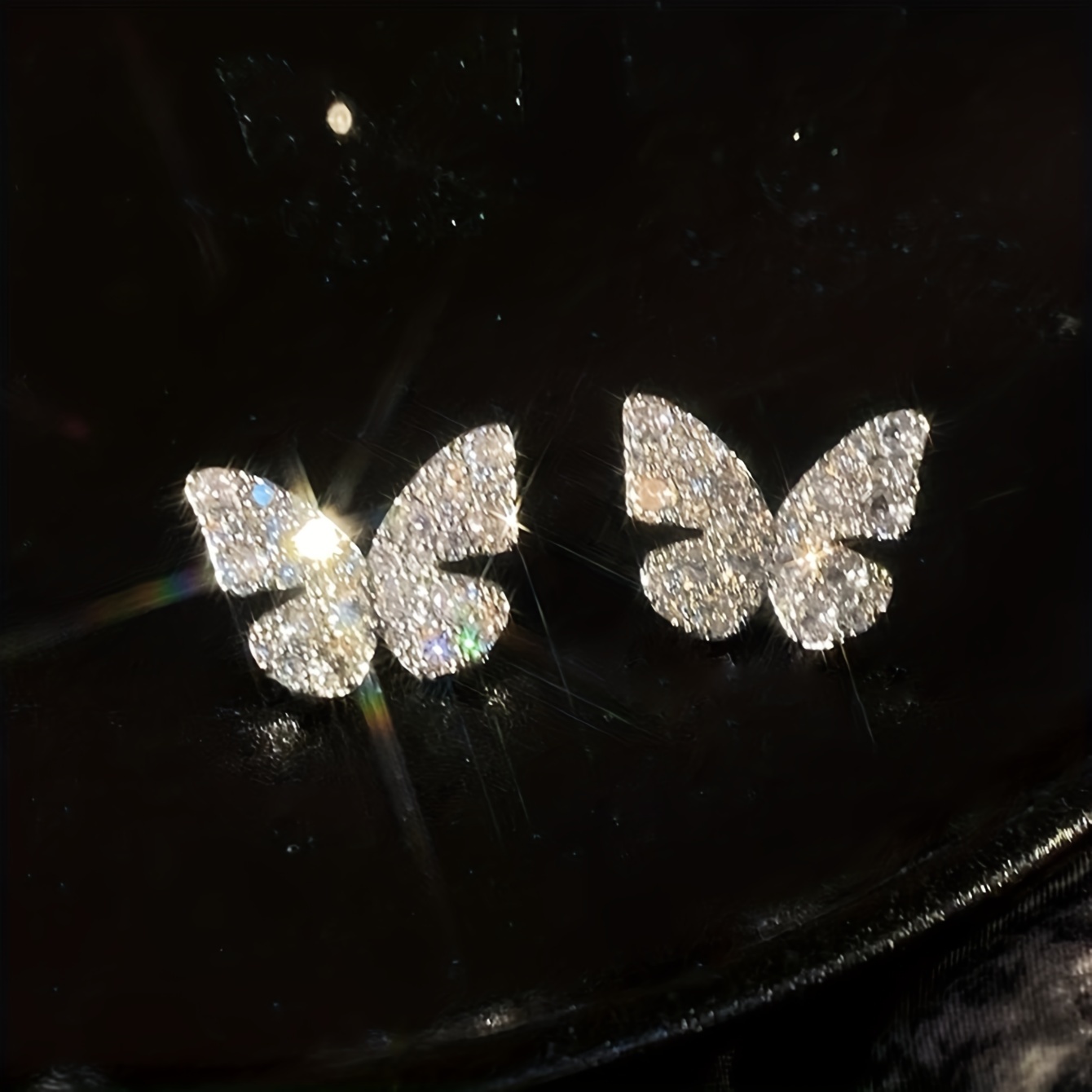 光沢のある蝶形のスタッドピアスジルコン亜鉛合金ジュエリーエレガントなレジャースタイルデートパーティー耳アクセサリー