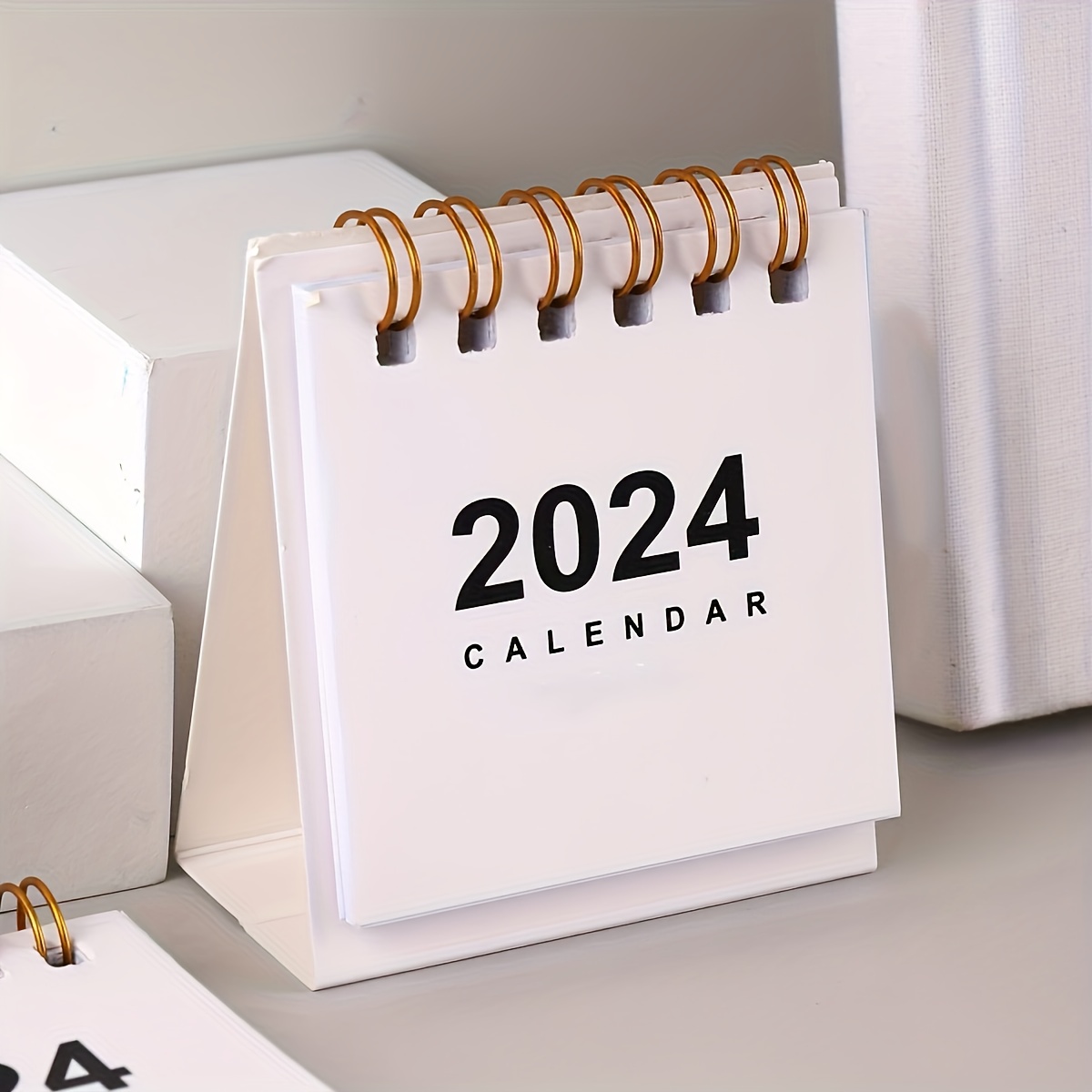 Acquista Mini calendario da tavolo Piccolo calendario floreale in stile  retrò europeo 2024 Bellissimo calendario portatile Accessori da scrivania  per studenti/ufficio