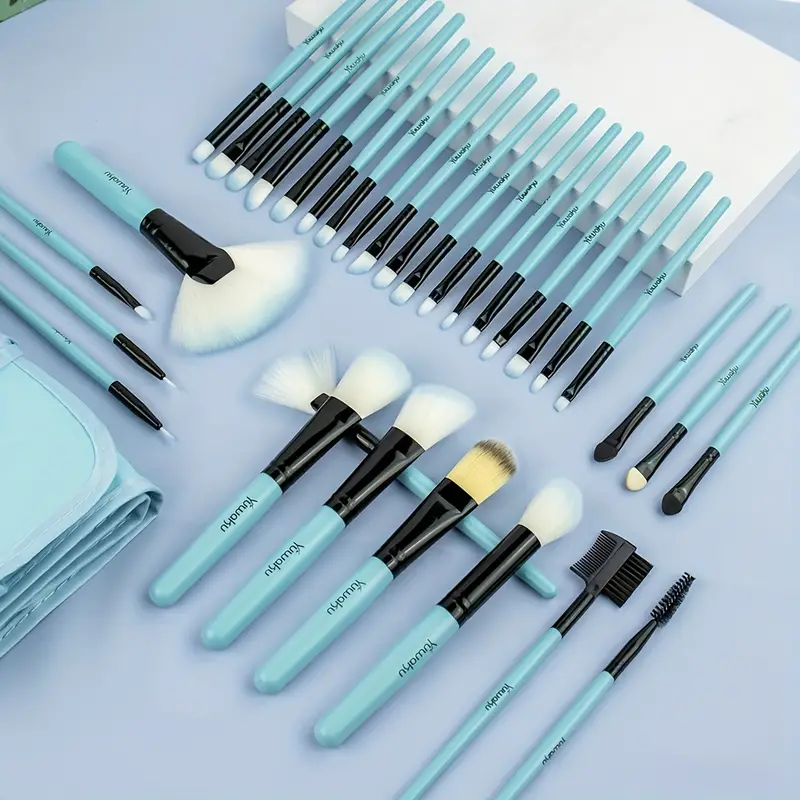 Professional Makeup Brushes From An