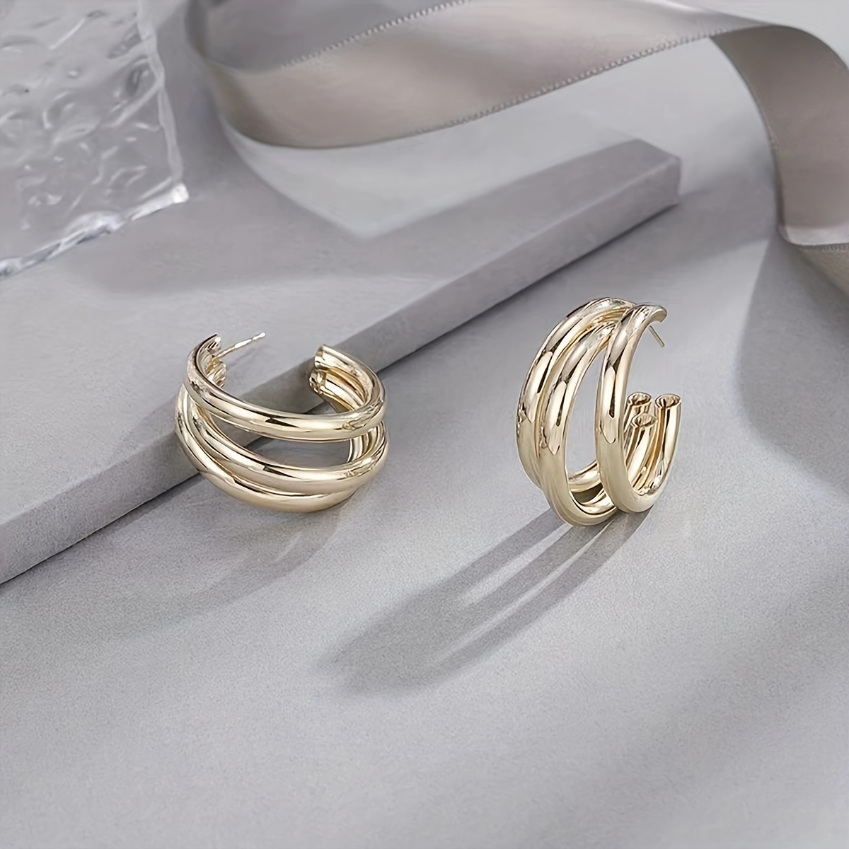 Aretes pequeños para hombres o niñas 14 kt de oro 💓 - Jewelry