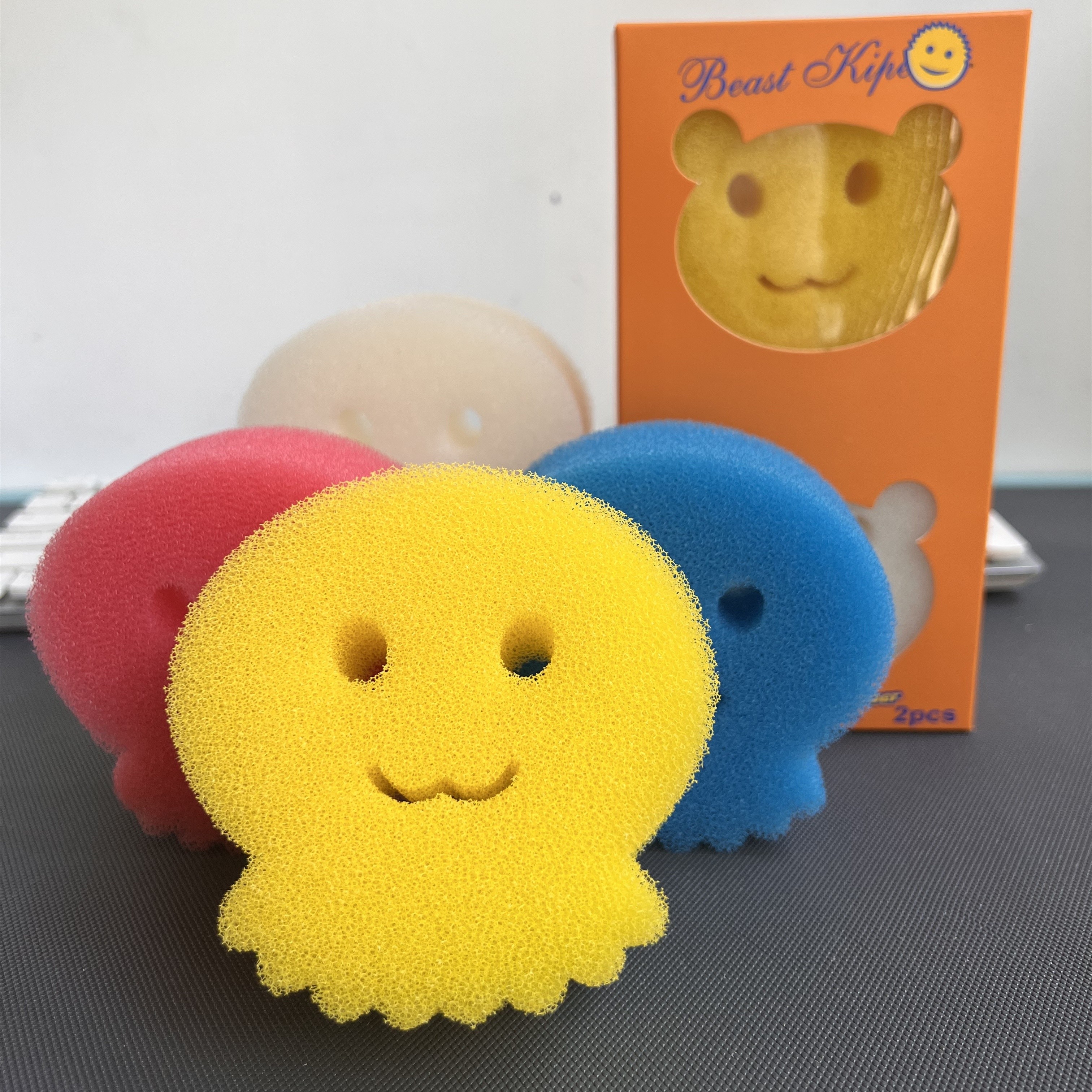 Creative Happy Face Magic Cleaning Brush,sponge Like Loofah Sponge For  Keyboard Cleaning And Dishwashing Cotton Scratch Free - Temu