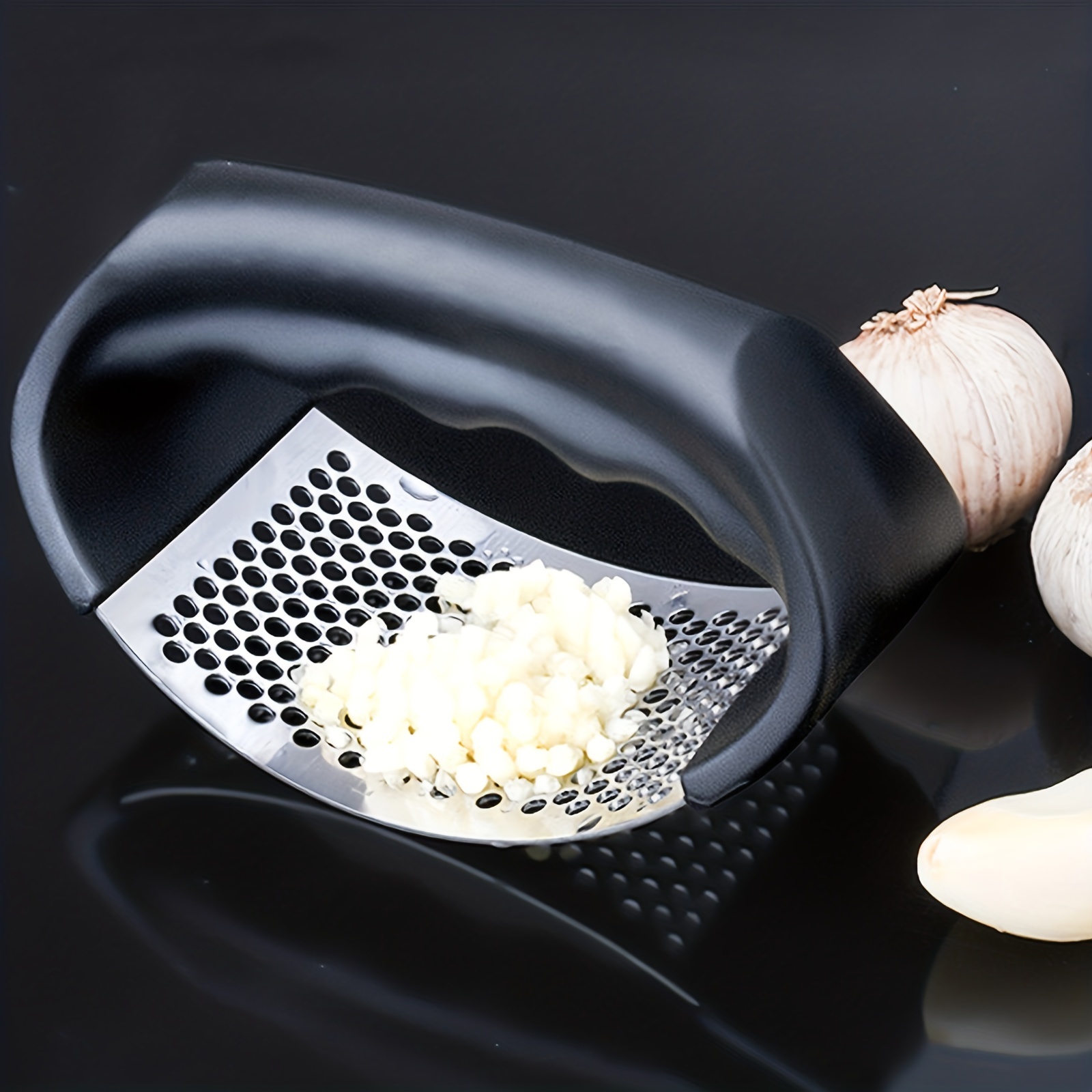  Garlic Press Rocker, Stainless Steel Garlic Mincer Crusher  Professional Kitchen Gadgets Garlic Chopper with Ergonomic Handle, Silicone  Garlic Peeler: Home & Kitchen