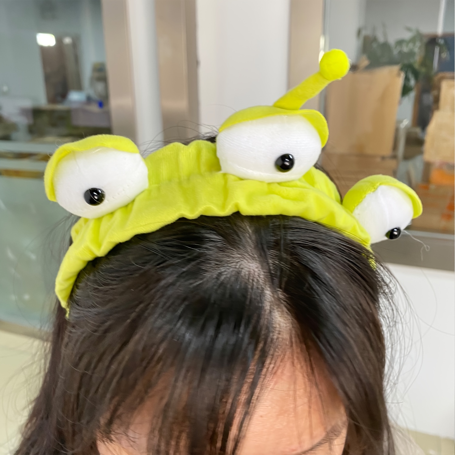 Alien Headband- Three-Eyed Alien Monster Plush Headband for Kids and  Adults, Fun and Cute Alien Costume Accessory for Theme Party Cosplay and