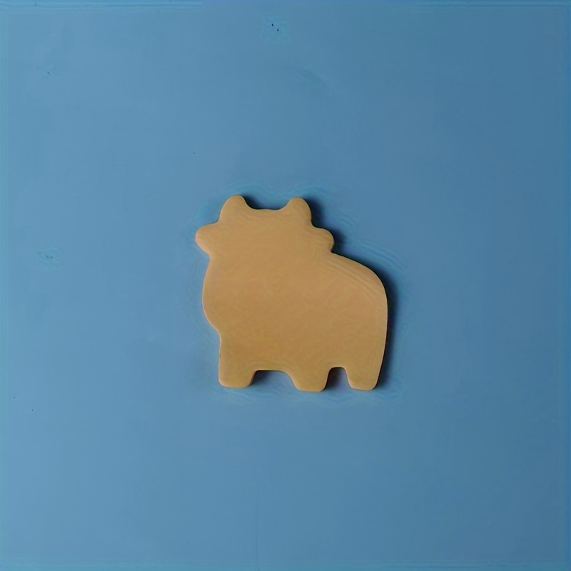 Animal-Shaped Fluorescent Sticky Notes for Creative Messaging