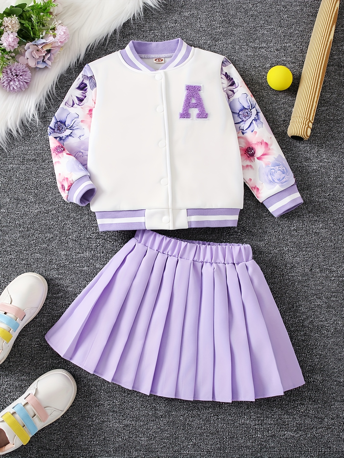 2-piece Toddler Girl Heart Pattern Button Design Jacket and Floral Embroidered Skirt Set