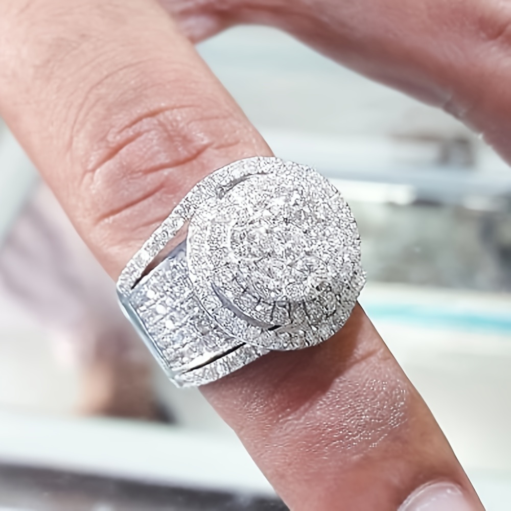 Elegant Zirconia Engagement Ring for Women