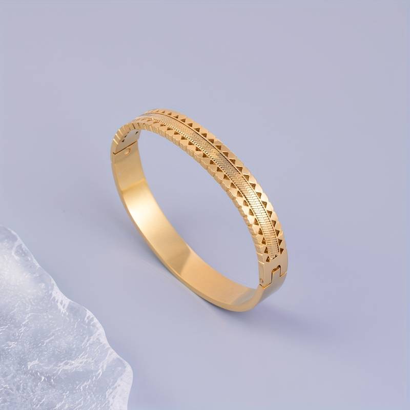 1pc New Trendy Simple Golden Color Stainless Steel Boho Bracelet For Men, Holiday Birthday Gift For Boyfriends / Girlfriends