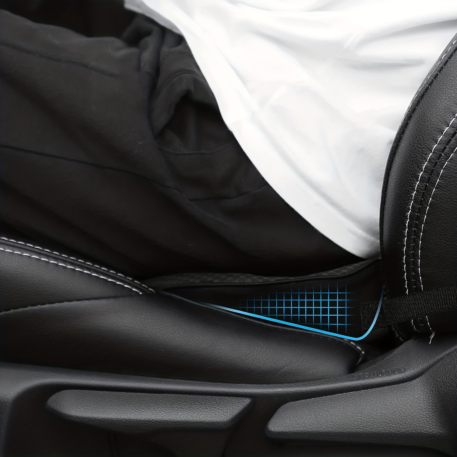 Livtribe Cuscino lombare per sedile auto, cuscino di supporto in memory  foam per la parte bassa della schiena, ideale per sedili auto, sedia da  ufficio, sedia a rotelle (nero) : : Casa