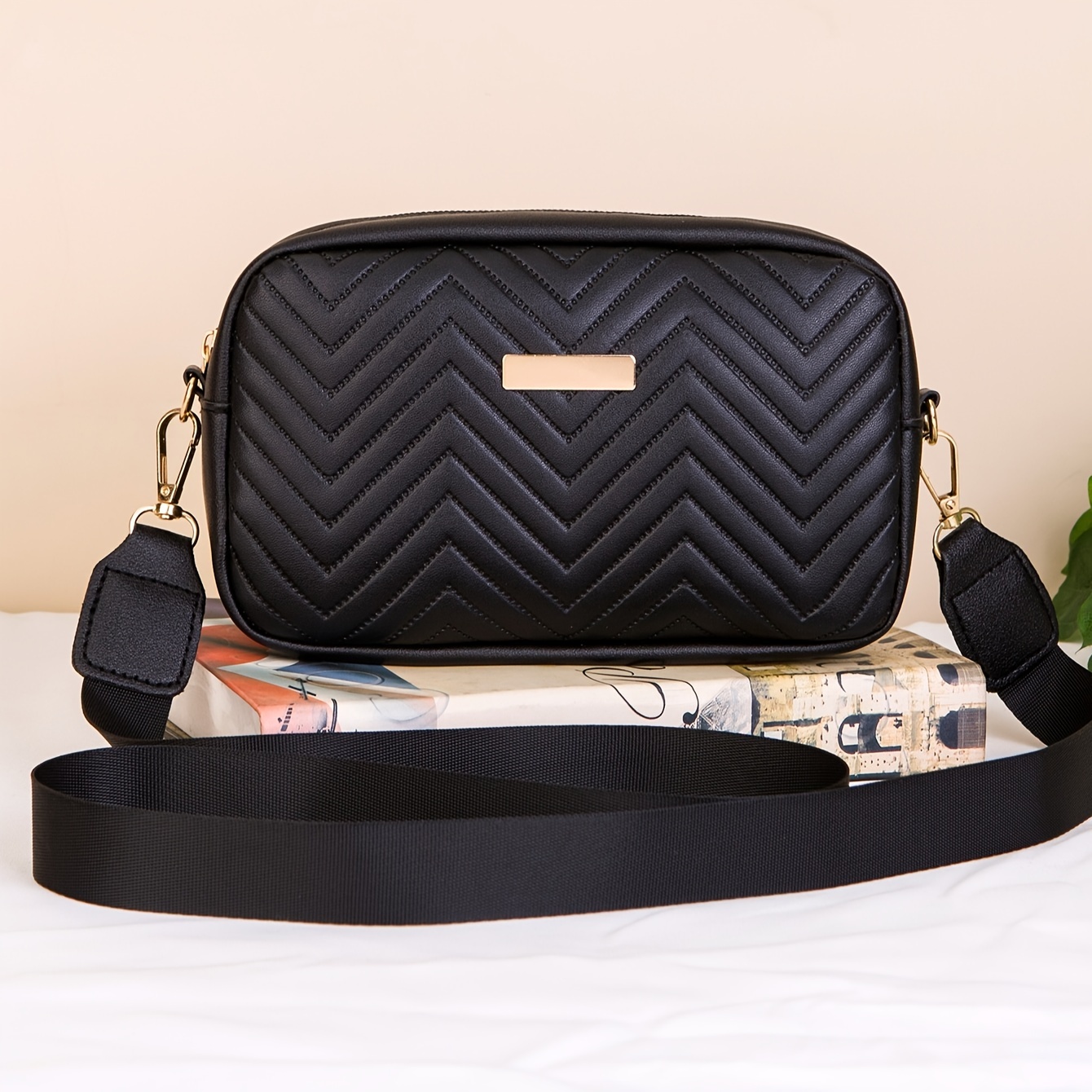 Women' 2023 New Christmas Gift Crossbody Bag Fashion Embossed Camera Bag Shoulder Bag Lightweight Small Square Bag